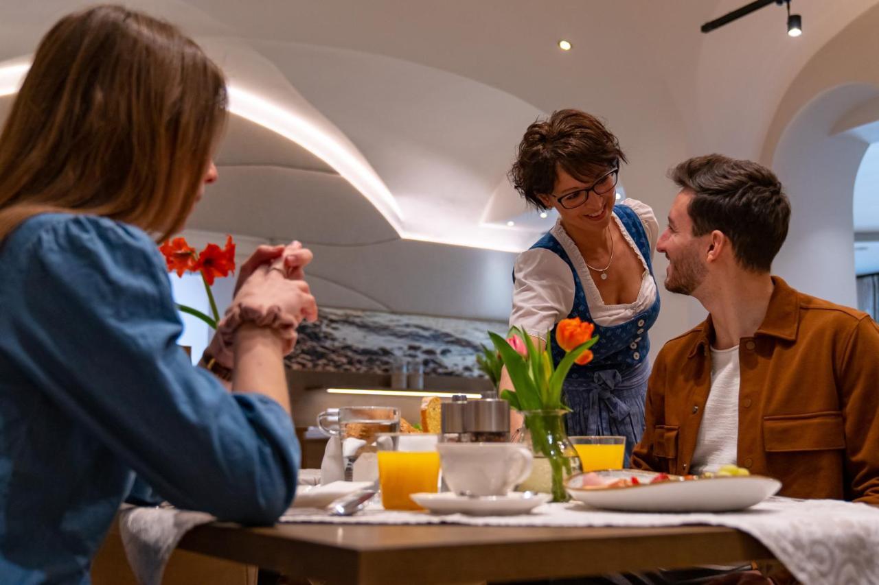 Hotel Restaurant Zur Post Melk Exteriör bild