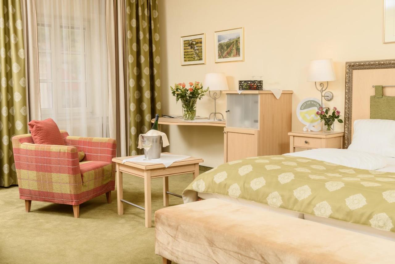 Hotel Restaurant Zur Post Melk Exteriör bild
