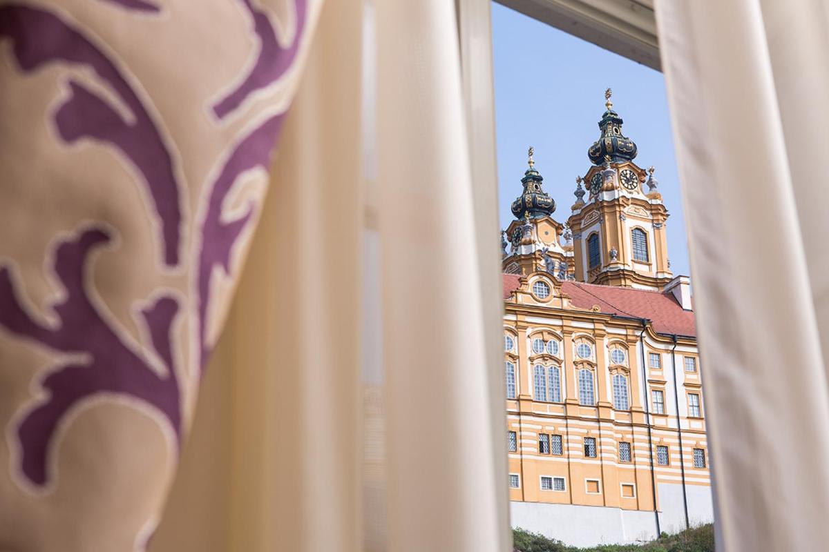 Hotel Restaurant Zur Post Melk Exteriör bild