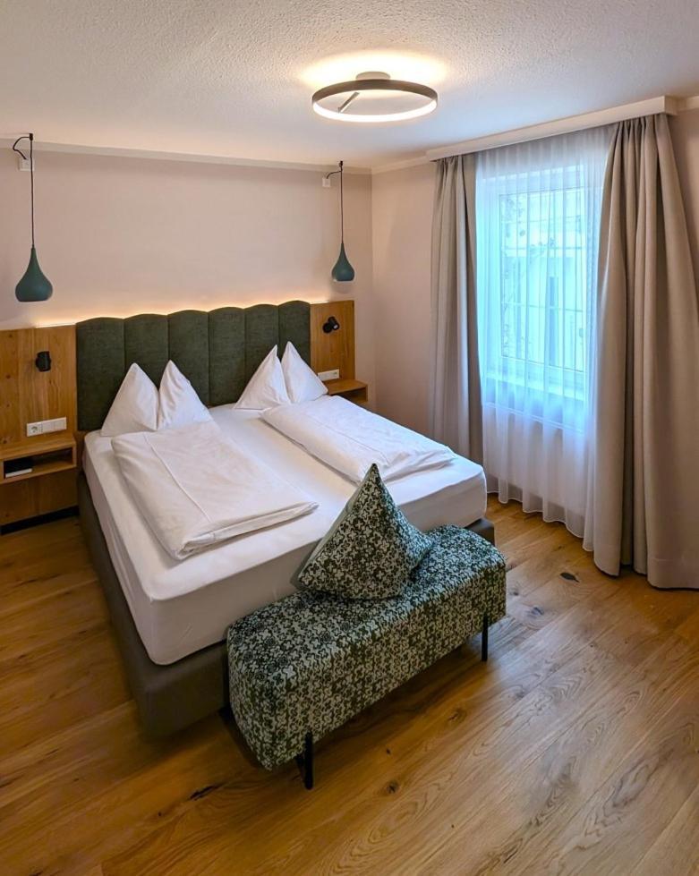Hotel Restaurant Zur Post Melk Exteriör bild