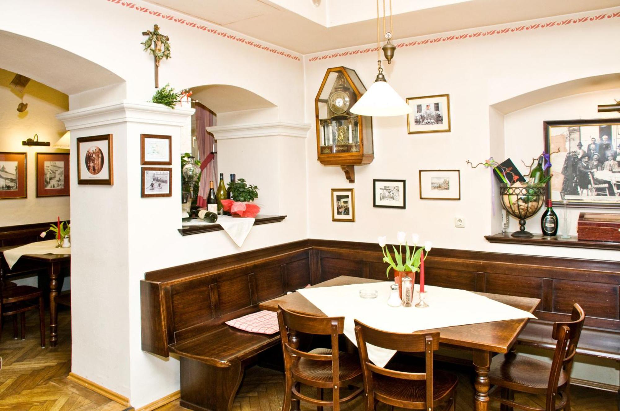 Hotel Restaurant Zur Post Melk Exteriör bild