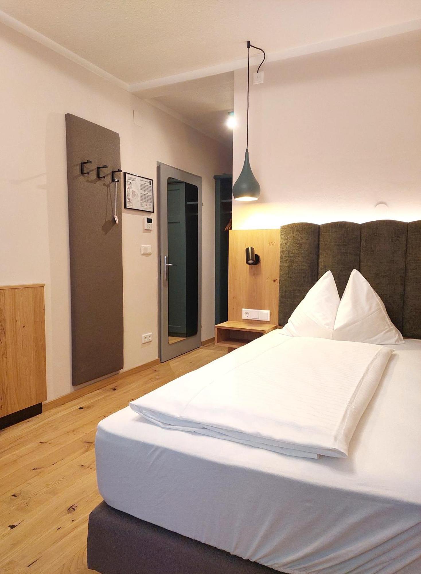 Hotel Restaurant Zur Post Melk Exteriör bild
