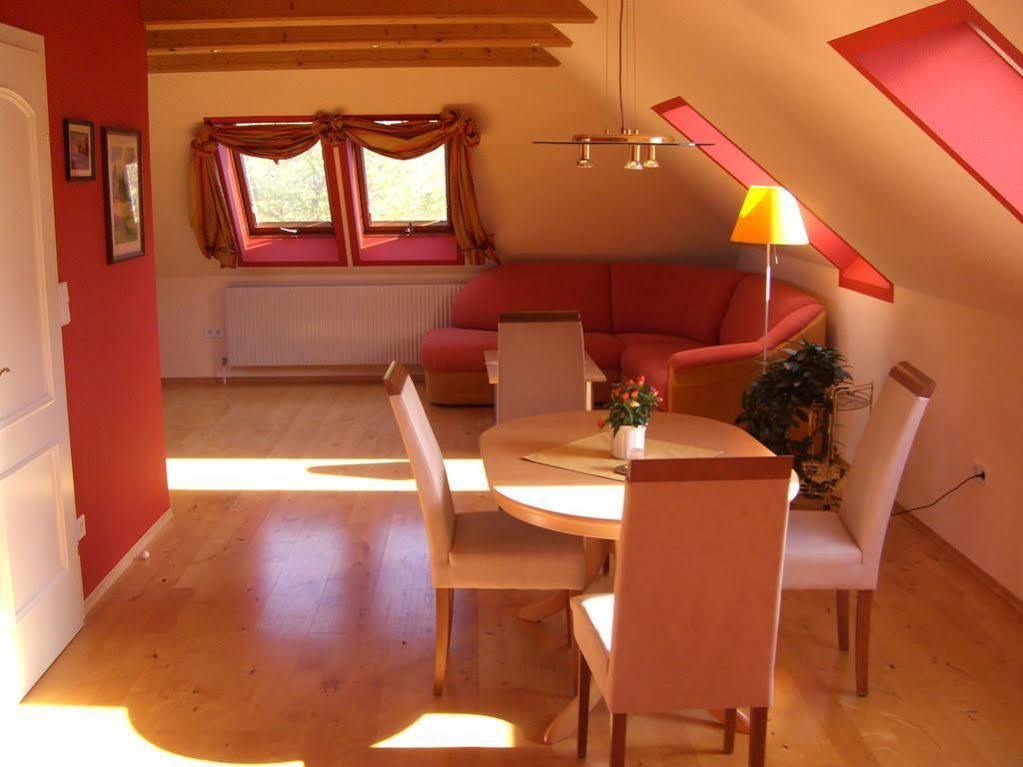 Hotel Restaurant Zur Post Melk Exteriör bild