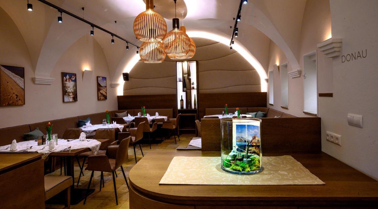 Hotel Restaurant Zur Post Melk Exteriör bild