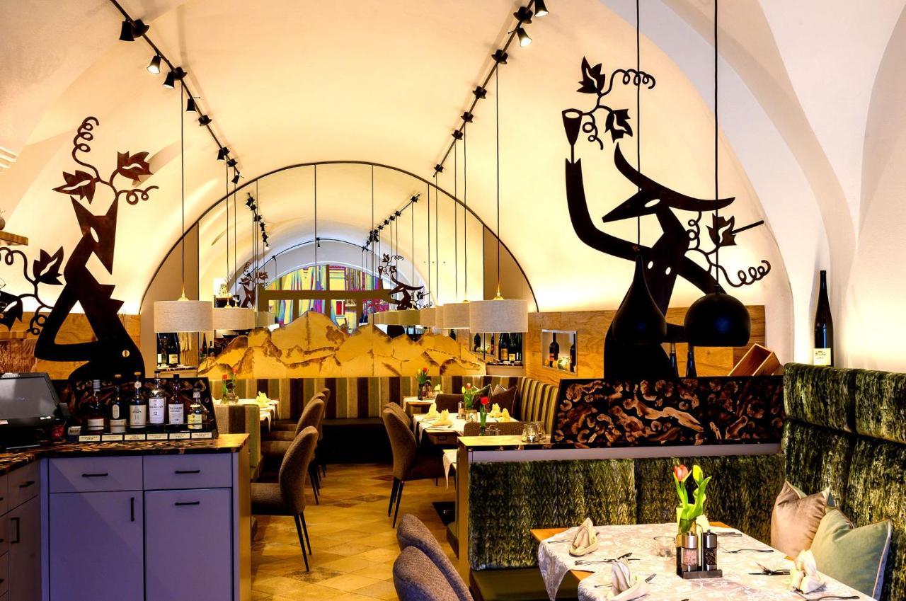 Hotel Restaurant Zur Post Melk Exteriör bild